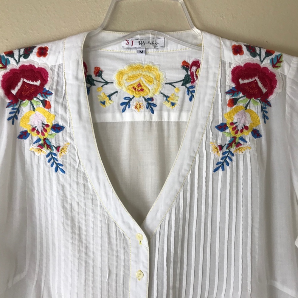 3J Workshop Johnny Was embroidered pintuck top M - Picture 2 of 12